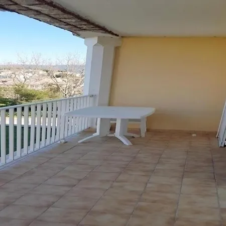 Grand Large سيكس-فور-لو-بلاج